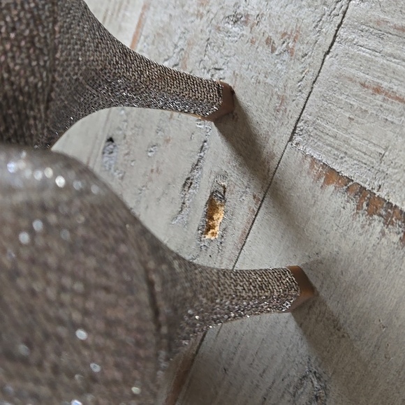 Bandolino Glittering Rhinestone Silver Strappy Open Toe Heels Rhinestone - Picture 10 of 13